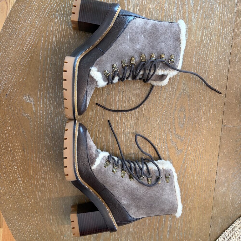 MINT & UNWORN Tory Burch Women's Size 6.5 Miller Lug Sole Ankle Boots - Picture 8 of 14